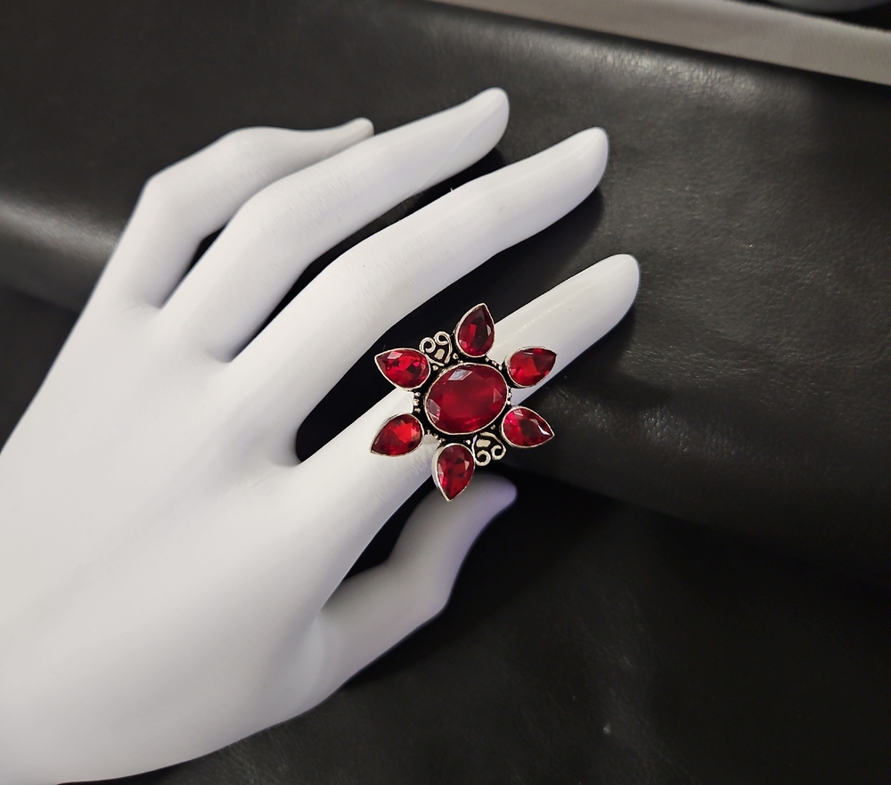 Elegant 925 Silver And Red Glass Ring